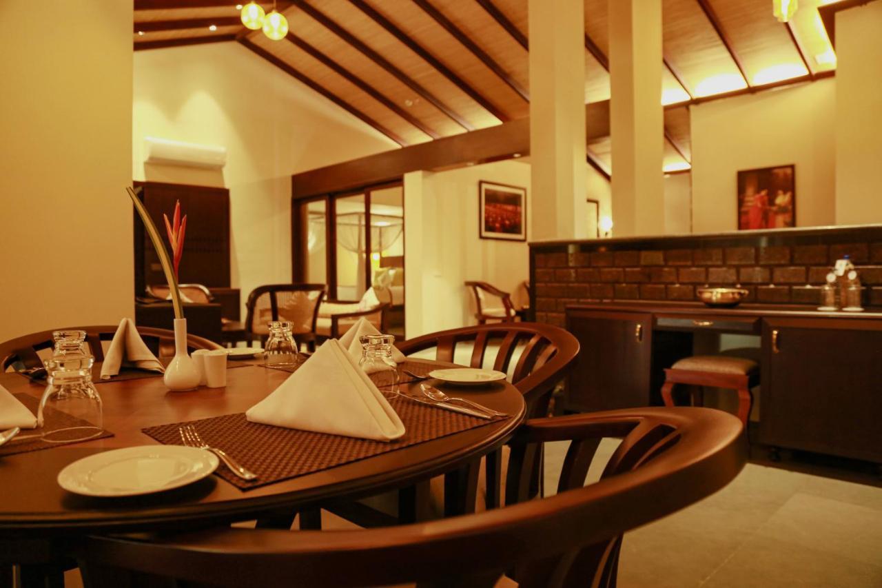Niraamaya Wellness Retreats Backwaters And Beyond Kumarakom Esterno foto