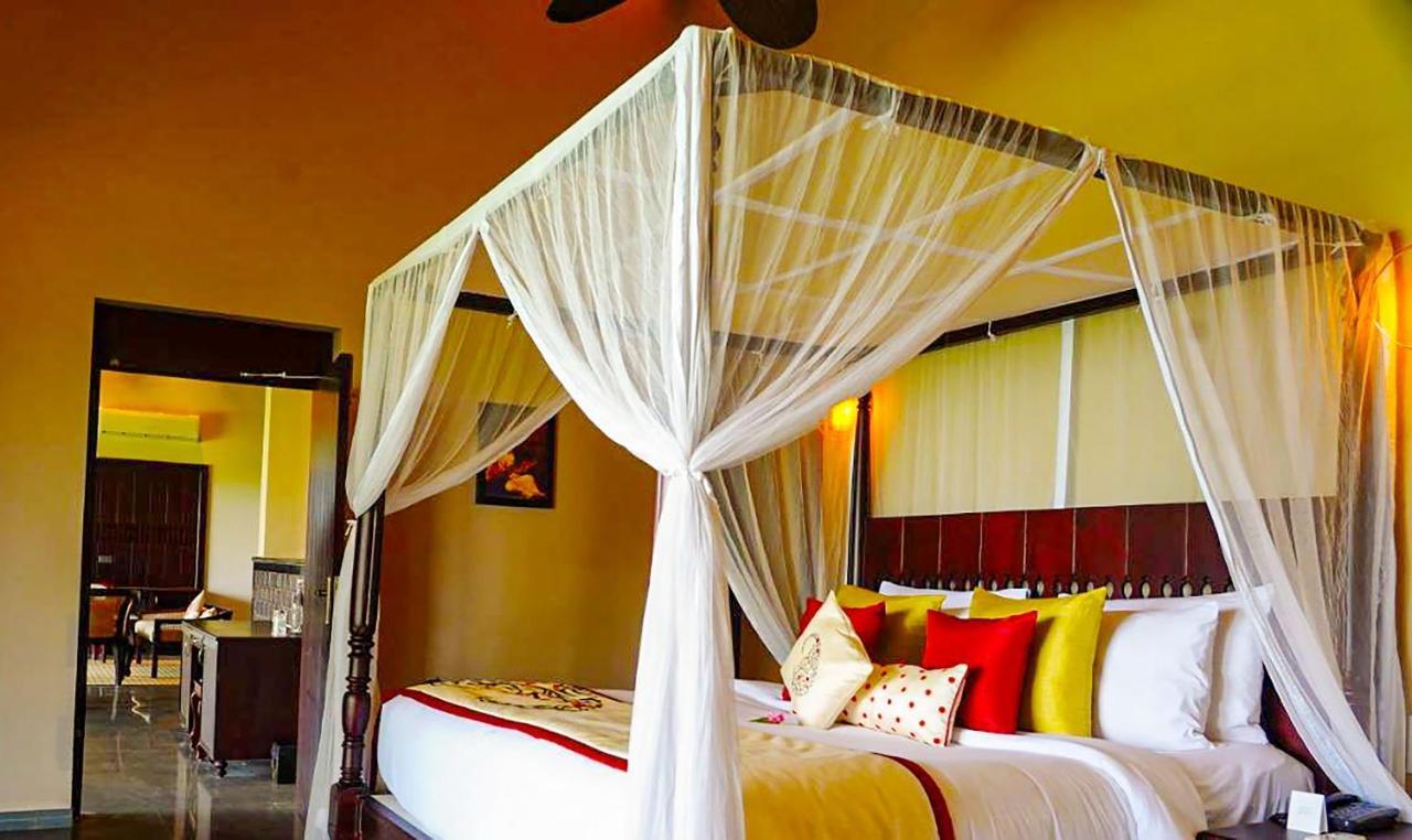 Niraamaya Wellness Retreats Backwaters And Beyond Kumarakom Esterno foto