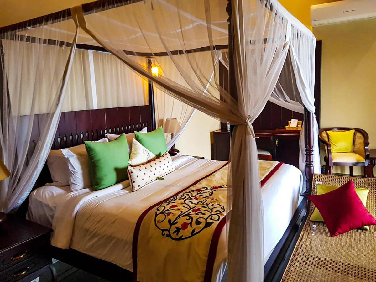 Niraamaya Wellness Retreats Backwaters And Beyond Kumarakom Esterno foto