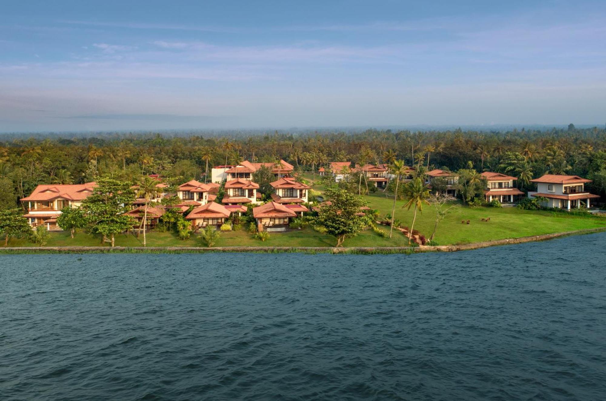 Niraamaya Wellness Retreats Backwaters And Beyond Kumarakom Esterno foto