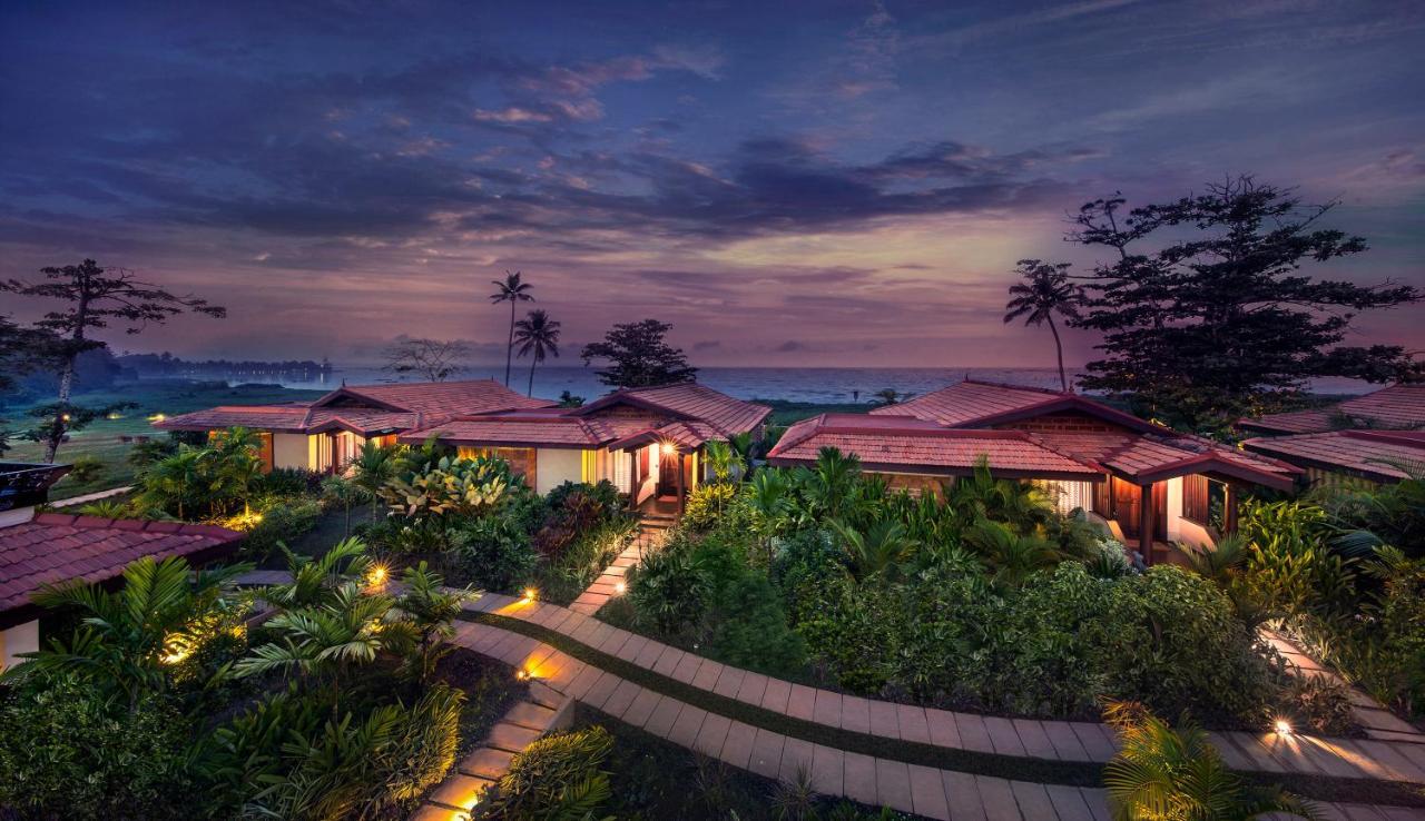 Niraamaya Wellness Retreats Backwaters And Beyond Kumarakom Esterno foto