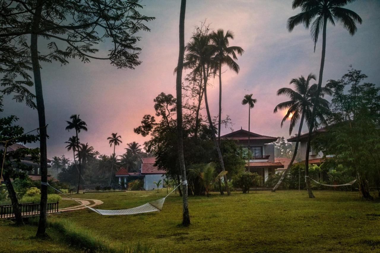 Niraamaya Wellness Retreats Backwaters And Beyond Kumarakom Esterno foto