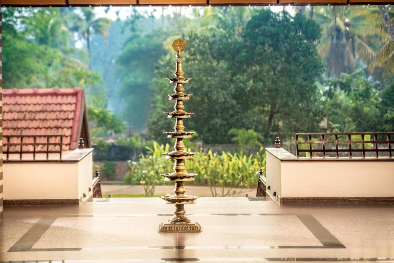 Niraamaya Wellness Retreats Backwaters And Beyond Kumarakom Esterno foto